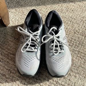 ASICS Gel Kayano 25- size 36.5 - mid grey silver